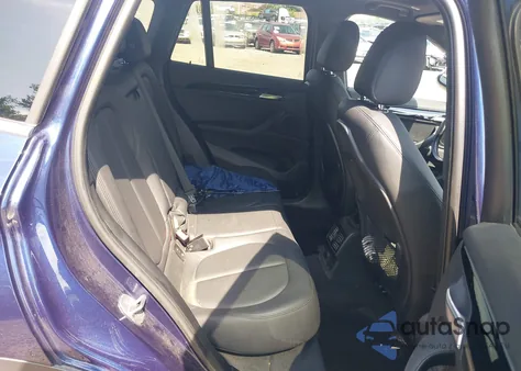 2017 BMW X1 xDrive28I z USA, uszkodzony, nr VIN WBXHT3C32H5F72371